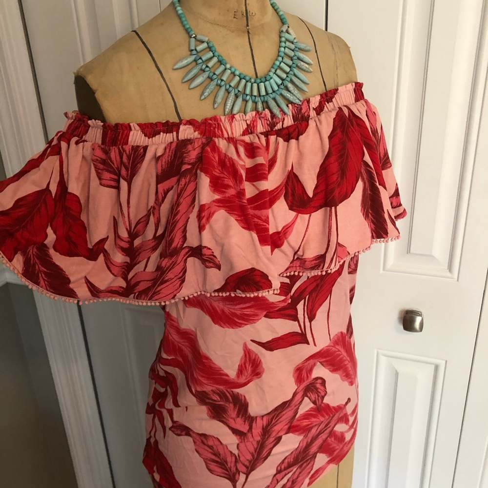Maternity Pea in the Pod Off the shoulder top